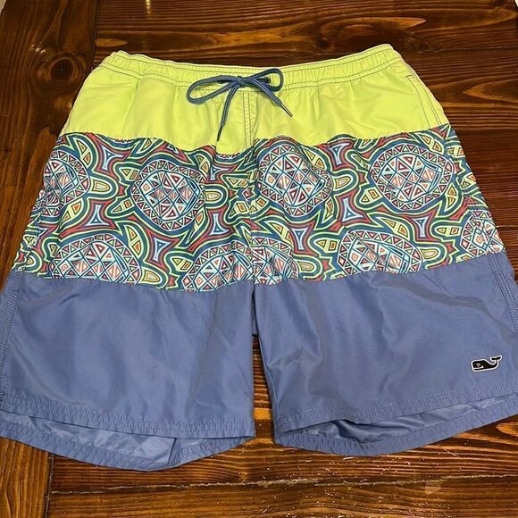 Vineyard Vines Mens Swimwear with Tiki Sea Turtle Design Size Large - Picture 8 of 8